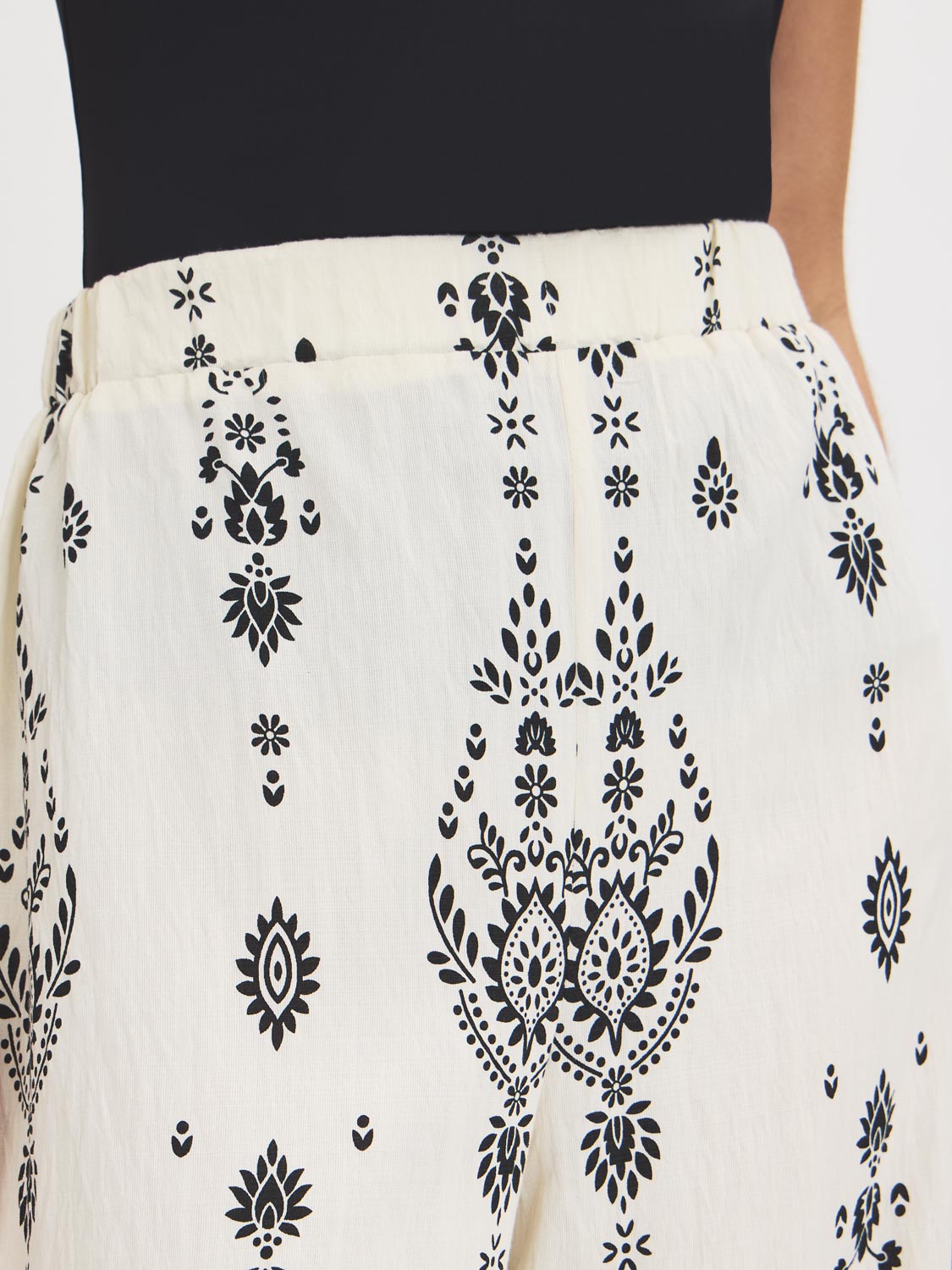 Border Print Wide-Leg Viscose Pants | Suzy – Suzy Shier