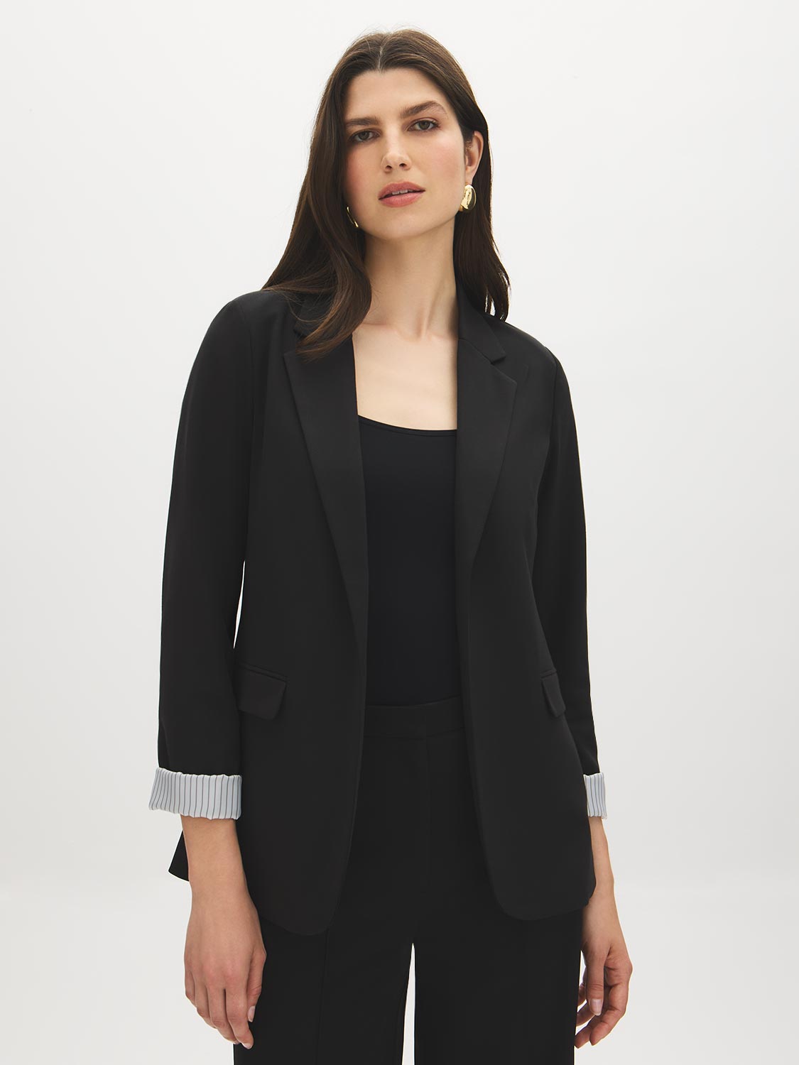 Grey Mix Notch Collar Knit Blazer with Stripe Cuff - Woman Wearing Tailored Blazer with Flap Pockets - Suzy Shier
