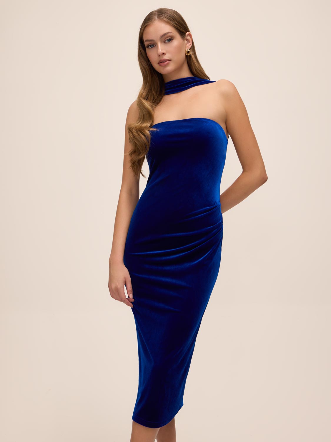 Sapphire Sweetheart Velour Midi Sheath Dress - Side Profile View - Le Chateau