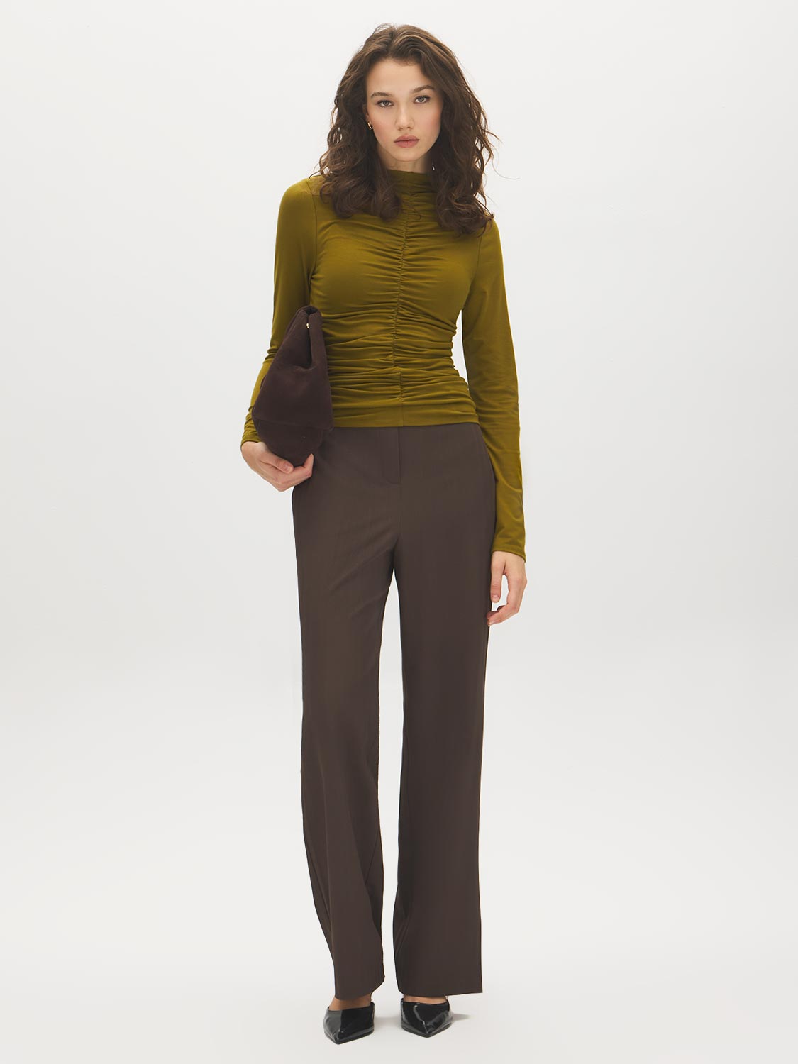 Dark Brown Pull-On Wide-Leg Pants with Belt Loops - Woman Wearing Relaxed Fit Trousers - Suzy Shier
