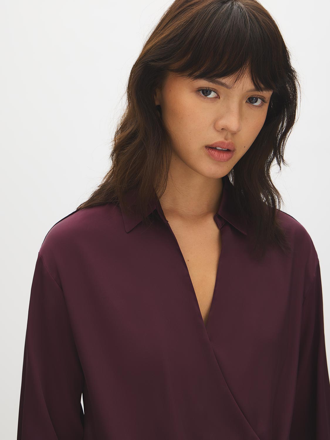 Wine Tasting Crossover Front Woven Top - Close-up Collar Detail - Suzy Shier